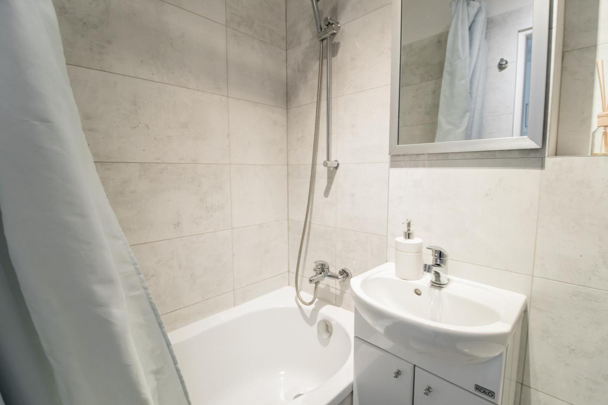 Piotrapartments - Bruna Green City Apartment 바르샤바 외부 사진